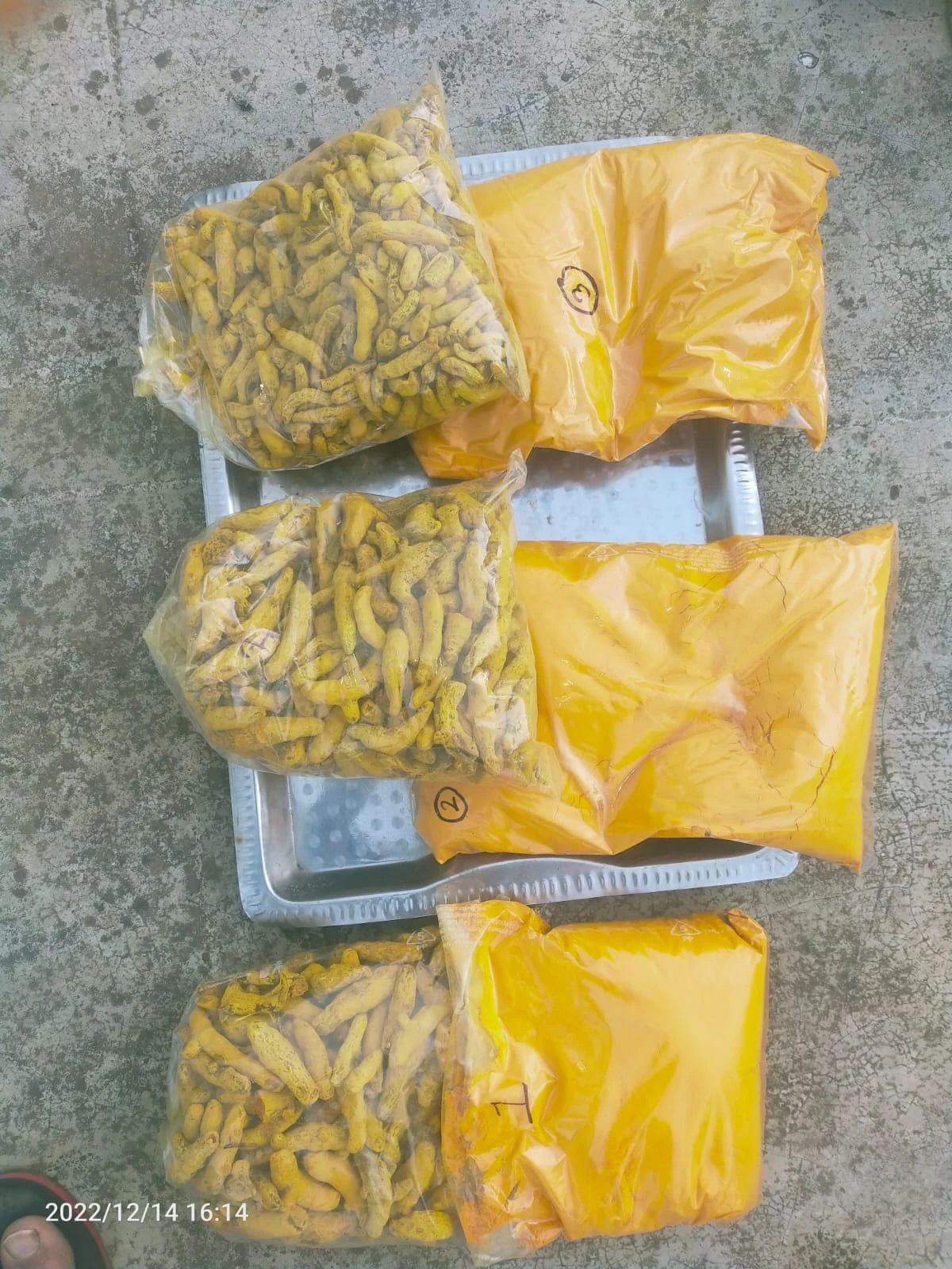 Turmeric whole and powder product samples